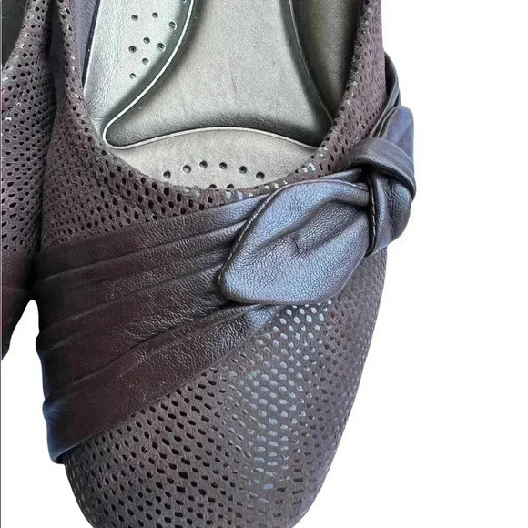 Trotters Brown flats!! Size 11M!! Brand New No Box!! Great Work Shoes!! - Picture 2 of 7